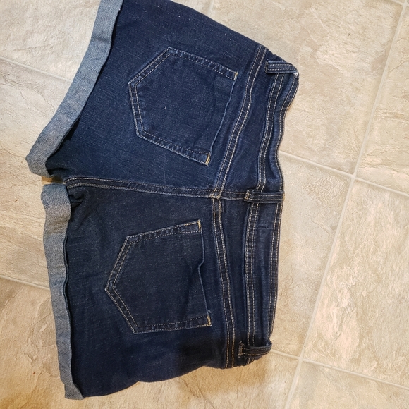 bluenotes shorts. size 3 - Picture 2 of 2